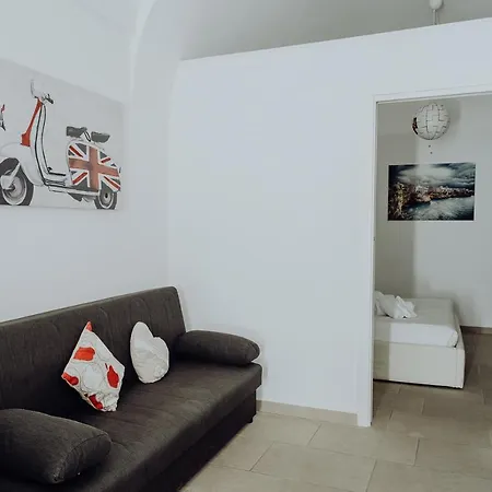 Polignamo - House Hébergement de vacances *